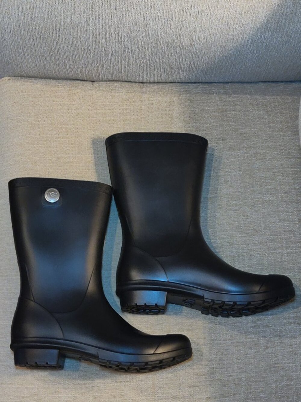 UGG Sienna Black Matte Rain Boots Women's US 8 - Picture 7 of 9